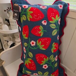 Nautica Home Indoor/ Outdoor Decorative Pillow Strawberry Scalloped Edge NWT.